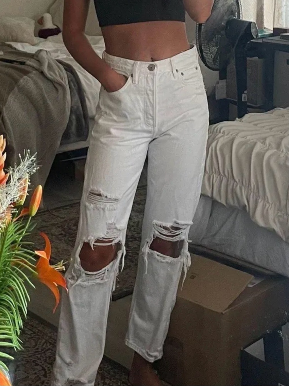 American Eagle Outfitters Off-White Distressed Jeans